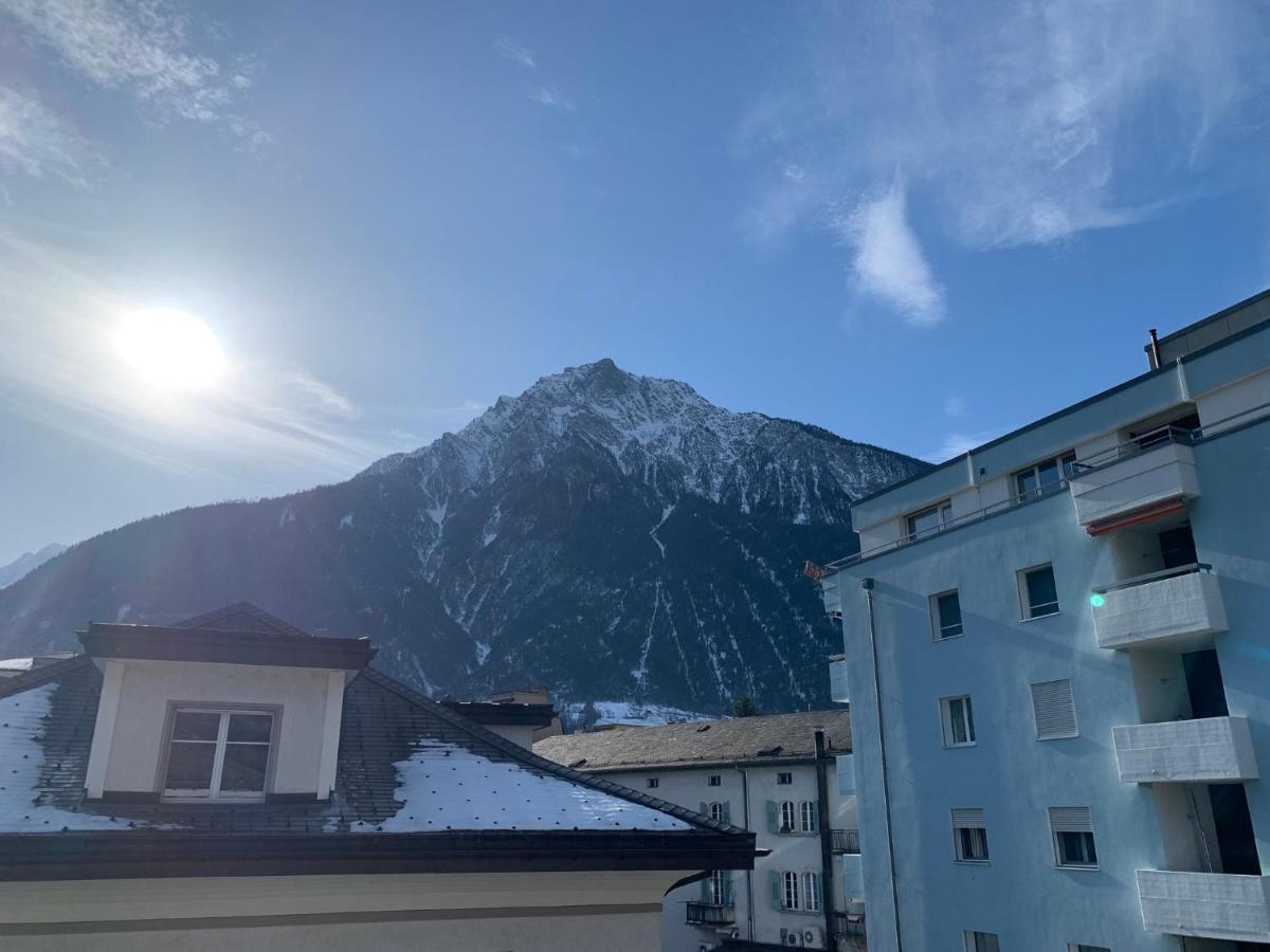 Brig City Mountain View Bagian luar foto