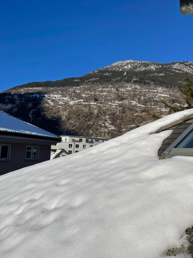Brig City Mountain View Bagian luar foto