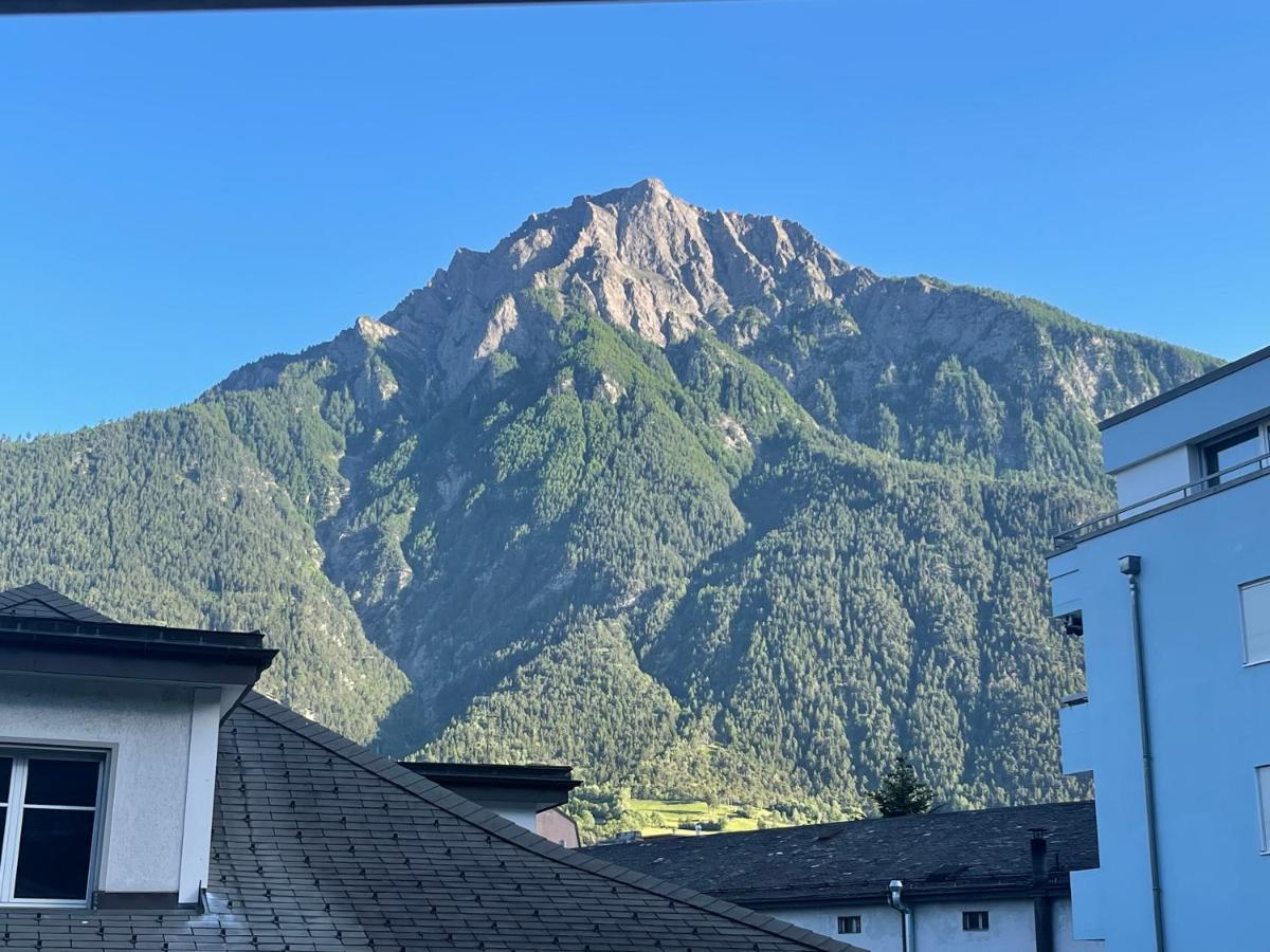 Brig City Mountain View Bagian luar foto